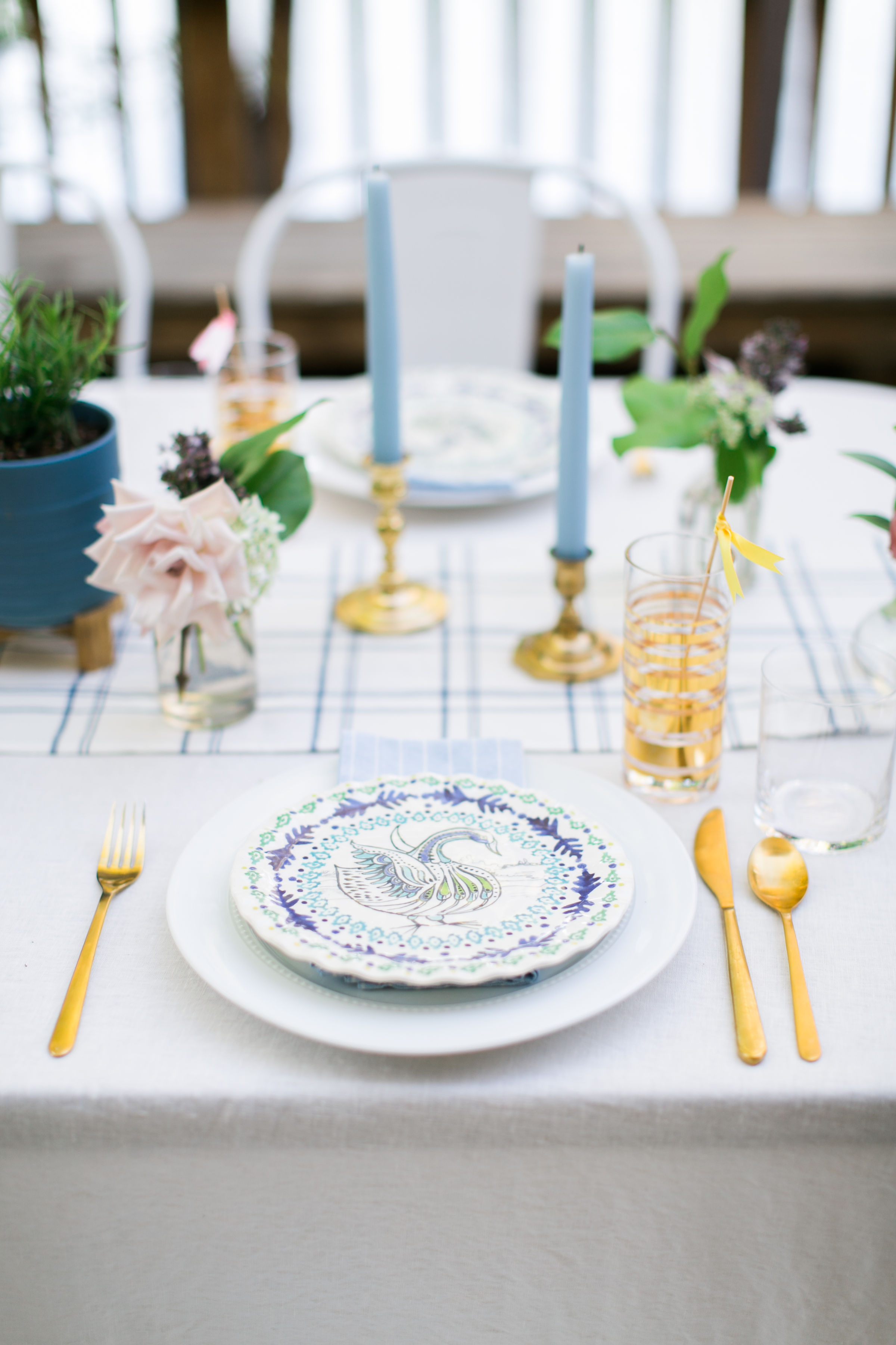 Blue and white table setting for a summer dinner party at home. | McAlister-Leftwich House